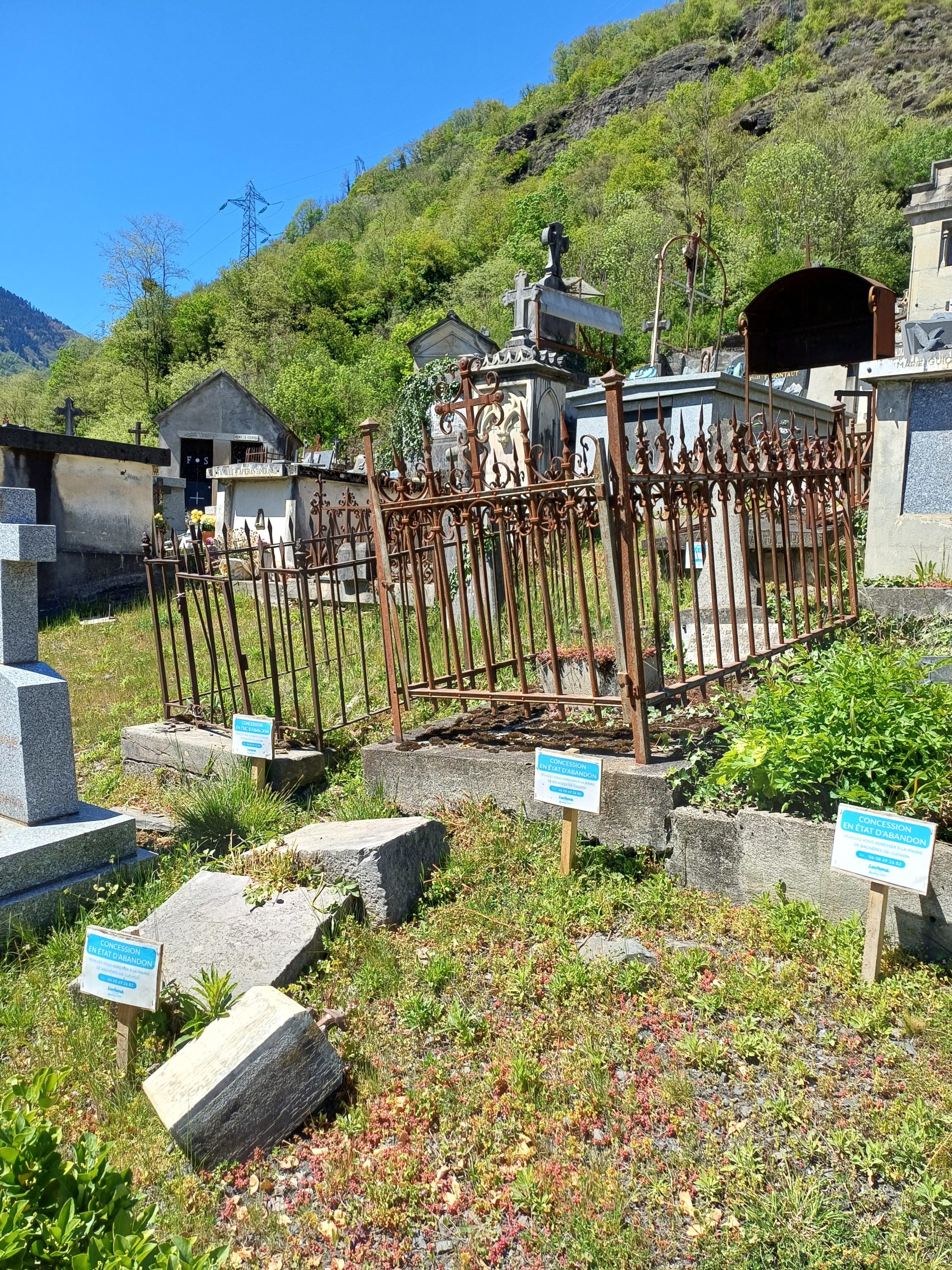 luchon-cimetiere-abandon